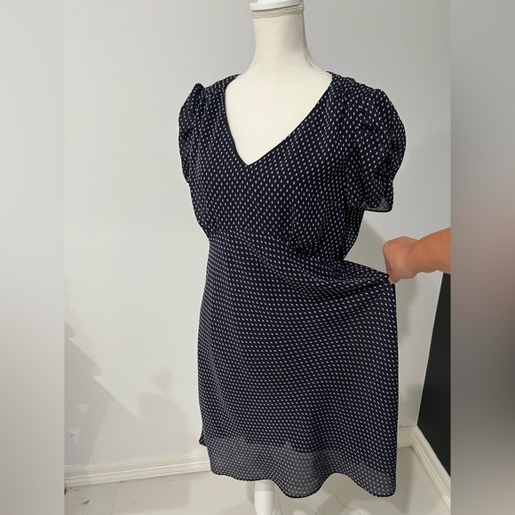 SOLD ‼️🚨Blue V-Neck Puff Sleeve Mini Dress - Picture 3 of 10